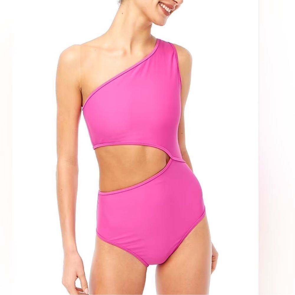 NWOT One Shoulder Cut Out Swimsuit